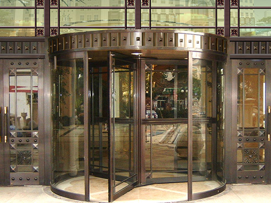 旋轉(zhuǎn)銅門3